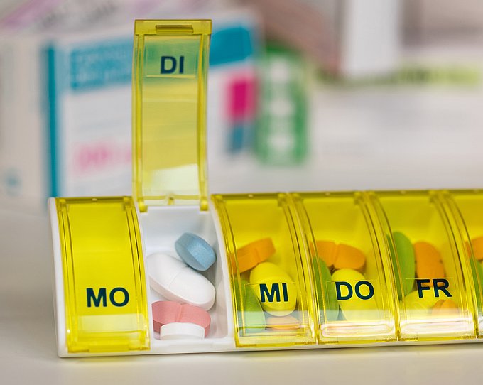 Dies ist eine gefüllte Medikamentenbox.