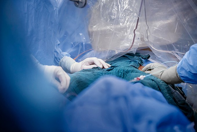 Dies ist eine kathetergestützte Herzklappen-Operation.